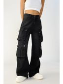 Black color option, Sold out, Currently selected