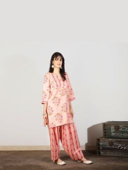 Spring Soul - Women Pink Cotton Kurta with Sequin