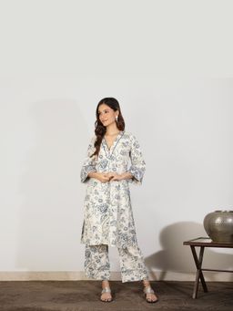 Spring Soul - Women Off White Floral Cotton Flax Kurta with Thread work Embroidered