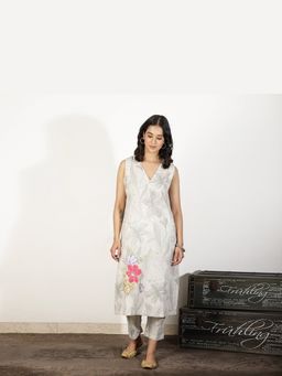 Spring Soul - Women Grey Floral Kurta with Colourful Applique Embroidered
