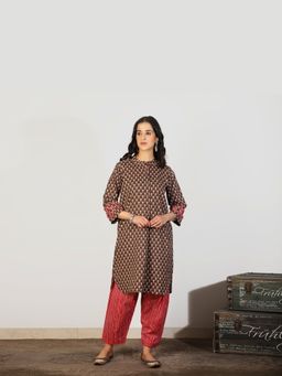 Spring Soul - Women Brown Cotton Kurta with Contrast Trim