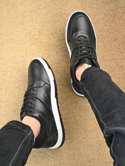 Styli - Men Casual Contrast Sole Black Sneakers