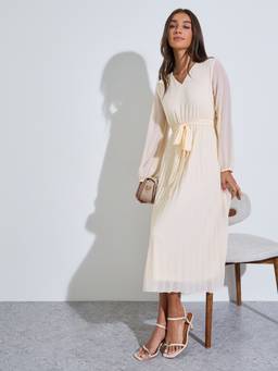 Styli - Cream Solid Tie-Up Waist Pleated V-Neck A-Line Midi Dress