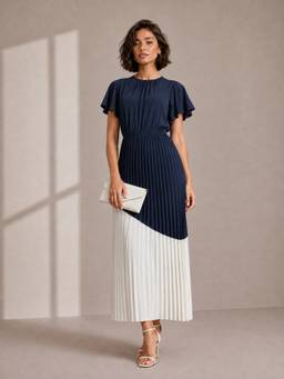 Styli - Navy Blue Colorblocked Pleated A-Line Maxi Dress With Flutter-Sleeves
