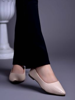 Shoetopia - Cream Textured White Ballerinas for Women