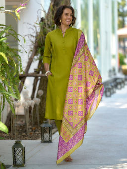 BLACK SCISSOR - Women's Perrot Green Viscose Ethnic Kurta with Pant & Dupatta (Set of 3)
