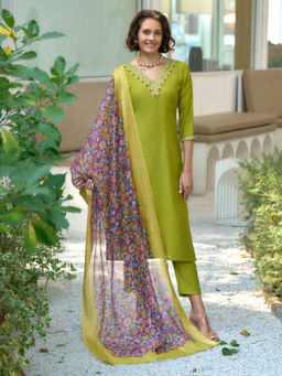 BLACK SCISSOR - Women's Green Ethnic Kurta with Pant & Dupatta (Set of 3)