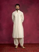 Cream color option, Sold out, Currently selected