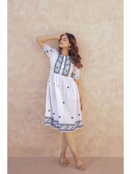 AADEWS - Hat White Embroidered Midi Dress