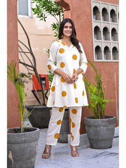 Benaaz - Cream Printed and Katha Work Cotton V- Neck Co-Ods Sets