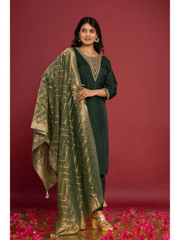 Do Dhaage - Solid Green Muslin Kurta Set with Banarasi Dupatta