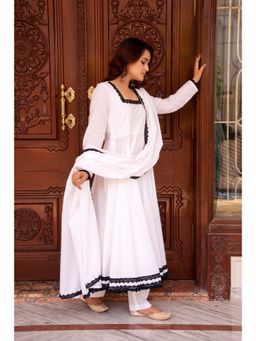 POMCHA - Kapaas Black Lace White Full Sleeve Anarkali Kurta with Pant and Dupatta (Set of 3)