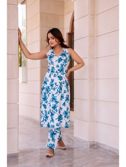 POMCHA - Kapaas White Lilly Sleeveless Kurta with Pant (Set of 2)