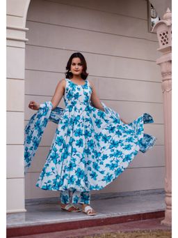 POMCHA - Kapaas White Lily Sleeveless Anarkali Kurta with Pant and Dupatta (Set of 3)