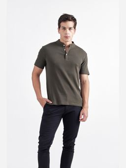 Perona - Men Olive Textured Relaxed Fit T-Shirt