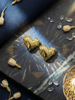 Ritu Singh - Gold Ribbed Wave Heart Stud Earrings
