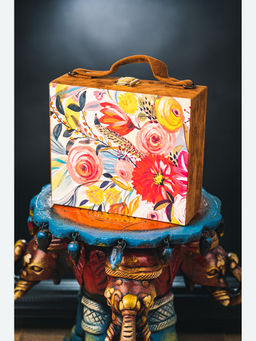 NR by Nidhi Rathi - Printed Multicolor Clutch