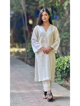 The Hemming Bird - Noor Off White Striped Chanderi Kurta with Pant (Set of 2)