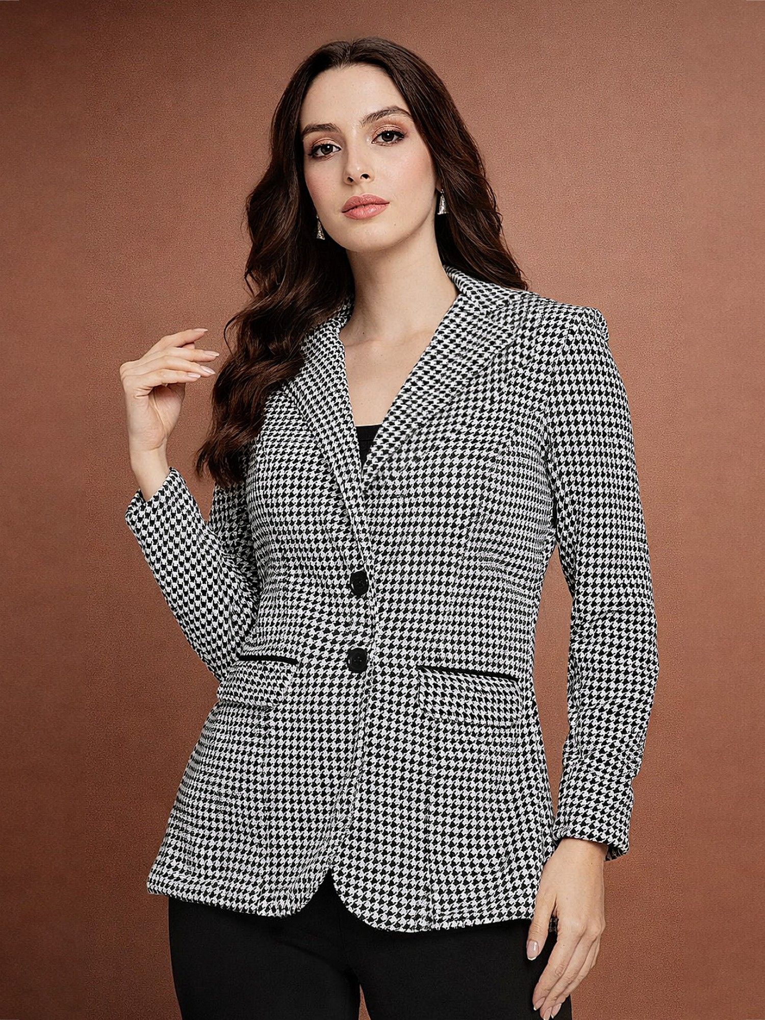 martini Women White Houndstooth Tailored Fit Blazer-picture-22