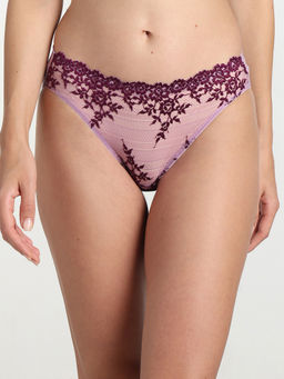 Wacoal - Embrace Lace Low Waist Medium Coverage Lace Bikini Panty - Pink