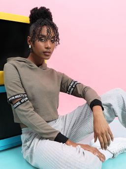 Campus Sutra - Womens Olive Green Pullover Hoodie With Cut Out Sleeves