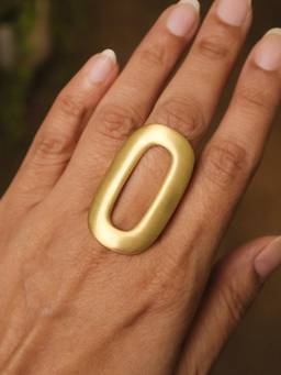 BeAbhika - Oval Gold Tone Statement Ring