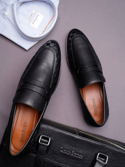 Louis Stitch - Black Leatherette Loafers Formal Shoes (Set of 5)