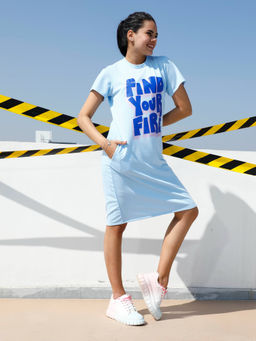 AAREIN - Women Blue Graphic Printed T-Shirt Knee Length Dress