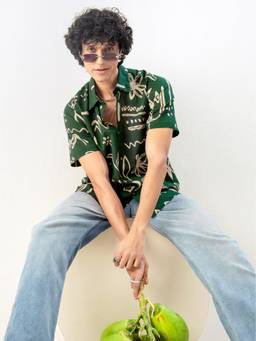 KISAH - Men Green Abstract Cotton Shirt