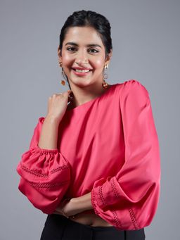 Twenty Dresses by Nykaa Fashion - Pink Solid Round Neck Blouson Crop Top