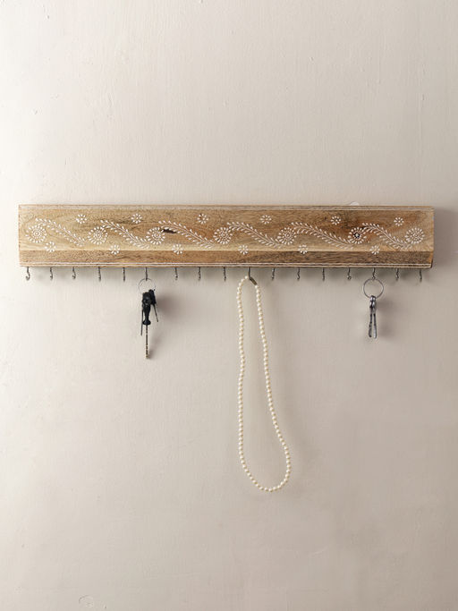 AAPNO RAJASTHAN Handcrafted Wooden Key Holder - 17 Hooks