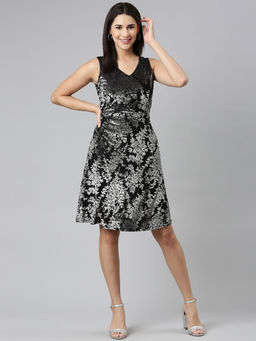 SHOWOFF - Womens V-neck Floral Fit And Flare Black Above Knee Dress