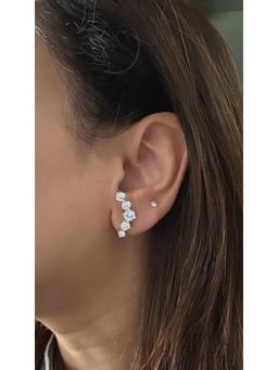 Mon Tresor - White Graded Round Lobe Earring