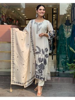 Lush Glam - Women Off White Floral Kurta with Pant and Dupatta