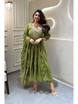 Lush Glam - Women Green Embroidered Kurta with Pant and Dupatta