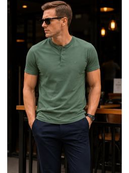 Parcel Yard - Men Green Henley Neck T-Shirt