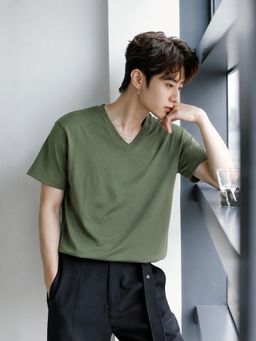Parcel Yard - Men Green V-Neck T-Shirt