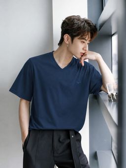 Parcel Yard - Men Navy Blue V-Neck T-Shirt