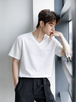 Parcel Yard - Men White V-Neck T-Shirt