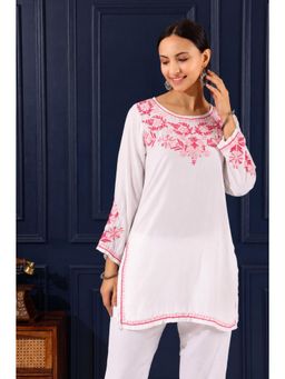 Gharana India - Embroidered Chikankari Round Neck Straight White Kurta