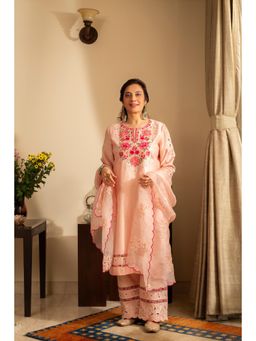 House of Inari - Golchin Pastel Peach Embroidered Kurta with Pant and Dupatta