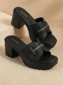 Black color option, Currently selected