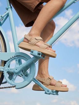 Monrow - Ovia Cream Sandals