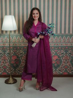 House of Surkh - Lawn In A Vibrant Purple Kurta with Palazzo and Dupatta (Set of 3)