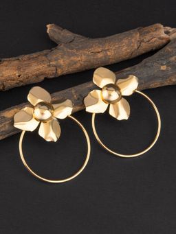 E2O - Contemporary Gold Plated Drop Earring Embellished with White Peral