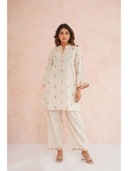 Tara-C-Tara - Natural Flex Pink Floral Embroidered Buti Co-Ord Set