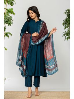 Do Dhaage - Viscose Navy Blue Pleated Kurta with Ajrakh Dupatta (Set of 3)