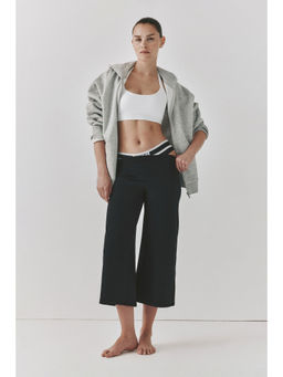 H&M - Women Black Wide Capri Sports Leggings With Softmove