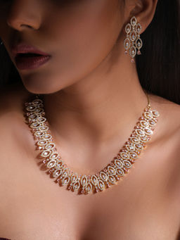 Gossip - Elegant Petals Necklace Set