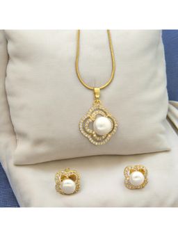 Sri Jagdamba Pearls - Pearls Falguni White Pendant Set With Chain